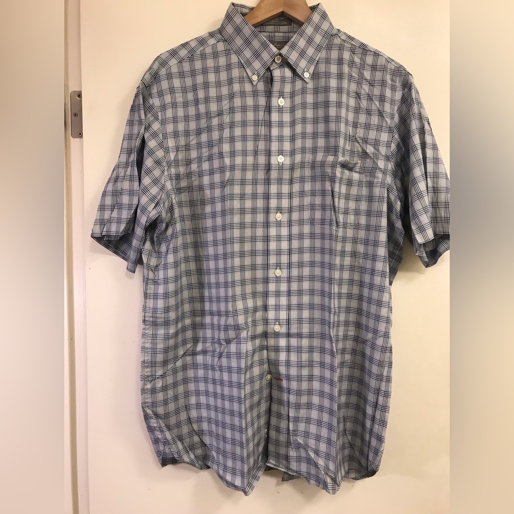 Non Iron Size medium short sleeve